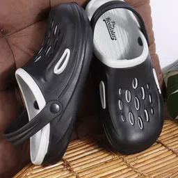 The Roadster Lifestyle Co. Men Self Design Comfortable Clogs-image-64