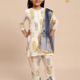 AHALYAA KIDS Girls FloralPrinted Regular Pure Cotton Kurta With Trousers & Dupatta-image-50