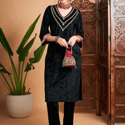 Shae by SASSAFRAS Embroidered Yoke Design Thread Work Straight Velvet Kurta-picture-15