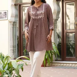 KALINI Women's Brown Polyester Floral Printed 3/4th Sleeve Key Hole Regular Fitted Short Kurti-picture-45