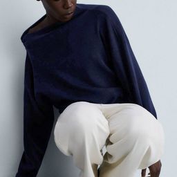 MANGO Asymmetric High-Neck Pullover-picture-29