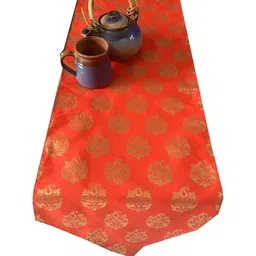 Pink Parrot Red Ethnic-Motif Jacquard Silk Table Runner With Tassels-33