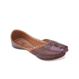 DESI COLOUR Women Printed Ethnic Mojaris Flats-image-71