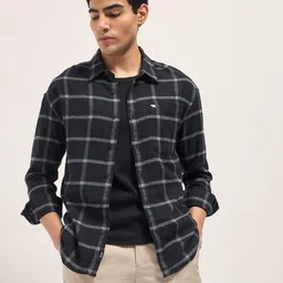 THE BEAR HOUSE Men Checked Cotton Relaxed Fit Casual Shirt-image-3