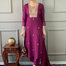 CANBIA V-Neck Sequinned Regular Kurta with Trousers & Dupatta image 4