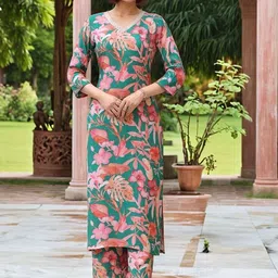 GoSriKi Floral Printed V-Neck Straight Kurta With Palazzos-43
