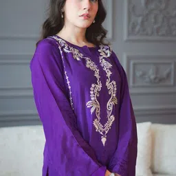 Anni Designer Embroidered Regular Thread Work Straight Kurta with Trousers & Dupatta image 2