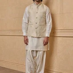 Tasva Men Solid Kurta with Salwar & Nehru Jacket-picture-31