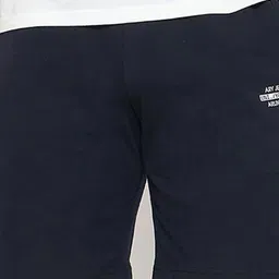 ARRAY Men Solid Mid-Rise Regular Fit Shorts image 3