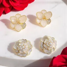 FIMBUL Set Of 2 Gold-Plated Crystals Stone Studded Floral Shaped Studs-36