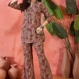 Sangria Printed Cotton Tunic With Trousers Co-ords-picture-14