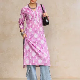 Varanga Women Floral Printed Pastels Kurta-10