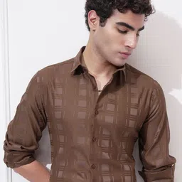 HIGHLANDER Checked Cutaway Collar Long Sleeves Casual Shirt-image-54
