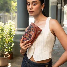 ZOUK Women Printed Leather Three Fold Wallet image 4