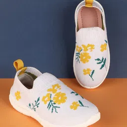 YK Boys Woven Design Lightweight Slip-On Sneakers-picture-14