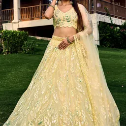 ETHNIC PLUS Embroidered Sequinned Semi-Stitched Net Lehenga & Blouse With Dupatta-image-34