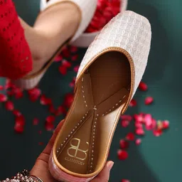 GLAM STORY Women Colourblocked Ethnic Square Toe Mojaris-16