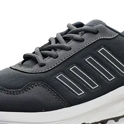 TRV Men Mesh Running Non-Marking Shoes image 4