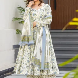 Wedani Women Floral Printed Kurta with Palazzo & Dupatta-picture-2