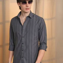Campus Sutra Men Comfort Opaque Striped Casual Shirt-picture-2