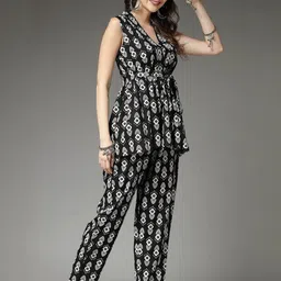 SHALIG Pure Cotton V-Neck Sleeveless Top With Trouser Co-ords-image-58