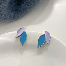 VAGHBHATT Silver-Plated Leaf Shaped Enamelled Studs-71