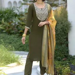 PEENGAX Women Embroidered Regular Kurta & Trousers With Dupatta-image-20