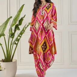 WineRed Geometric Printed V-Neck Tunic With Trousers Co-Ords-picture-36