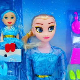 Forever Kidzz Frozen Anna Elsa & Little Baby Doll House Set with 2 Dresses, 8 Different Types Shoes and Make up Accessories-12