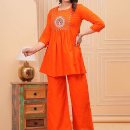 SINGNI Embroidered V-Neck Tunic With Palazzos Co-Ords-picture-18