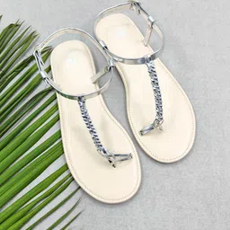 THE MADRAS TRUNK Women Printed T-Strap Flats-image-7