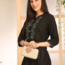 Anouk Floral Yoke Design Mandarin Collar Straight Kurta-picture-31