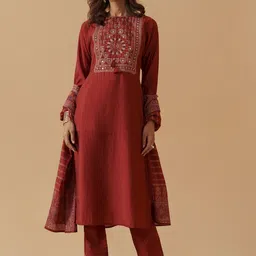 House of Pataudi Ethnic Motifs Printed Kurta With Trousers & Dupatta-image-57
