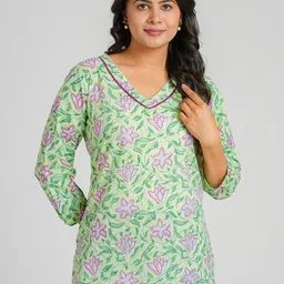Cotton Curio Floral Printed V-Neck Pure Cotton Kurti-picture-12