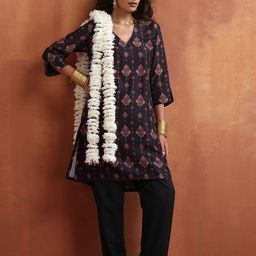 trueBrowns Ethnic Motifs Printed Tunic With Trousers-11