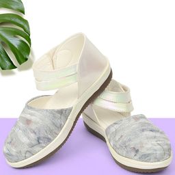Freeplay Girls Printed Flats with Velcro Fastening-image-0