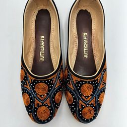 Jutti Crafts Women Embellished Ethnic Mojaris with Embroidered Flats-image-22