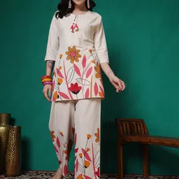 Sangria Floral Printed Top & Trouser Co-Ord Set-image-21