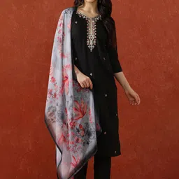 QSH Women Floral Embroidered Kurta with Trousers & Dupatta-51