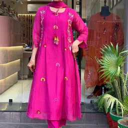GRIOPY Women Regular Thread Work Chanderi Silk Kurta with Trousers & With Dupatta image 5