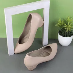 Mochi Women Block heels Pumps-54
