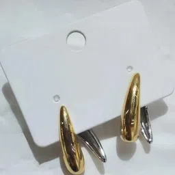 VAGHBHATT Dual-Tone Drop Earrings image 5