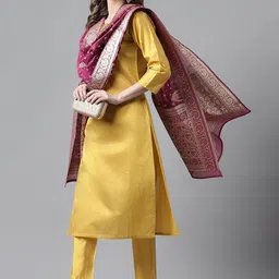 DIVASTRI Floral Embroidered Keyhole Neck Straight Kurta With Trousers & Dupatta-image-69