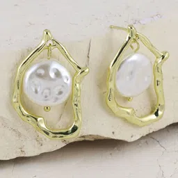 Asthetika Pearls Beaded Contemporary Abstract Gold Frame Baroque Pearl Drop Earrings-30