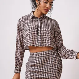 Globus Printed Houndstooth Cuffed Sleeves Crop Shirt With Mini Skirt-image-74