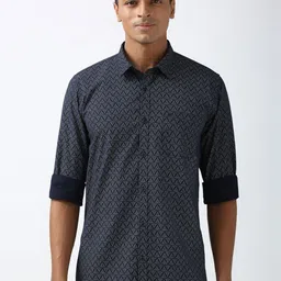 Peter England Casuals Men Spread Collar Geometric Printed Cotton Slim Fit Casual Shirt-image-96