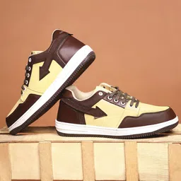 CLOG LONDON Men Colourblocked Sneakers-47