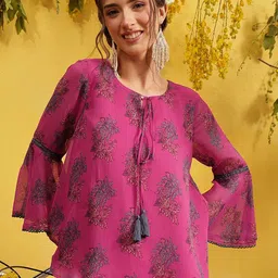 QUIERO Women Floral Print Bell Sleeve Top-48
