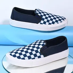 Styli Men Navy Blue Checkerboard Round Toe Comfort Insole Slip-On Sneakers-image-96