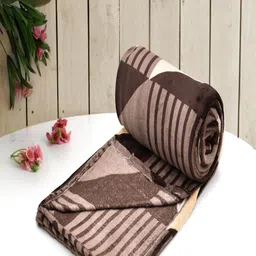 RRC Brown Geometric Printed AC Room 300 GSM Double Bed Dohar With 2 Pillow Covers-19